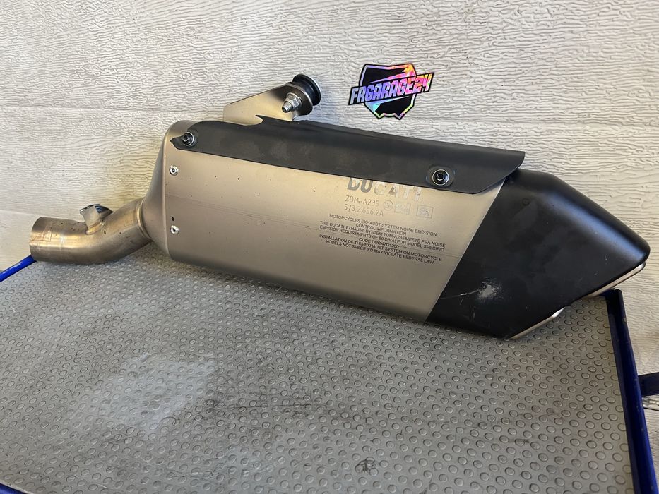 Wydech końcówka wydechu Akrapovic ducati multistrada v4 Akrapovic
