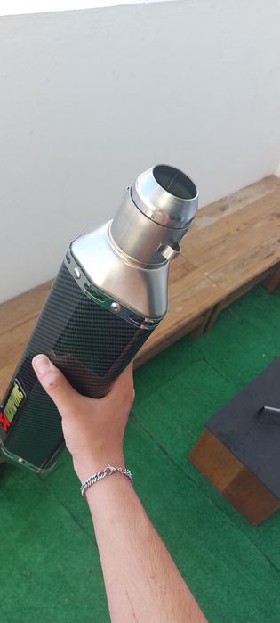 Vendo ponteira de escape akrapovic