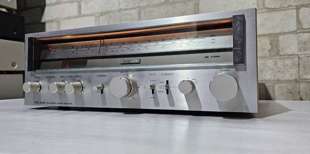 FM/AM  Стерео ресивер WEGA PSS-200R +1, 2×40 Вт б/у з Німеччини