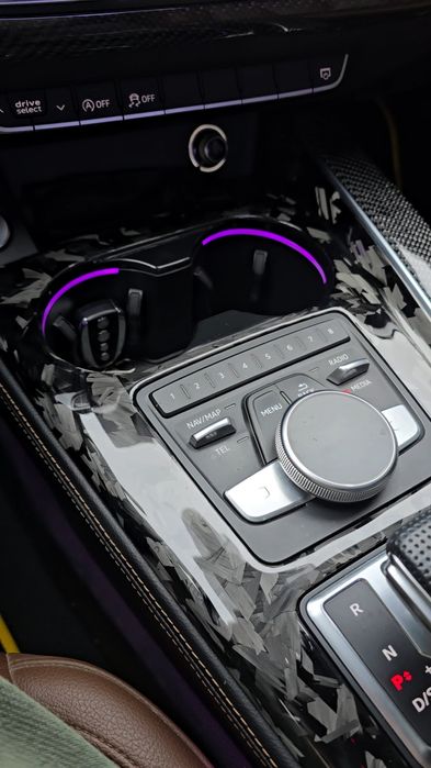 Накладка центральної консолі верхня для Audi A4,S4 2016-2019