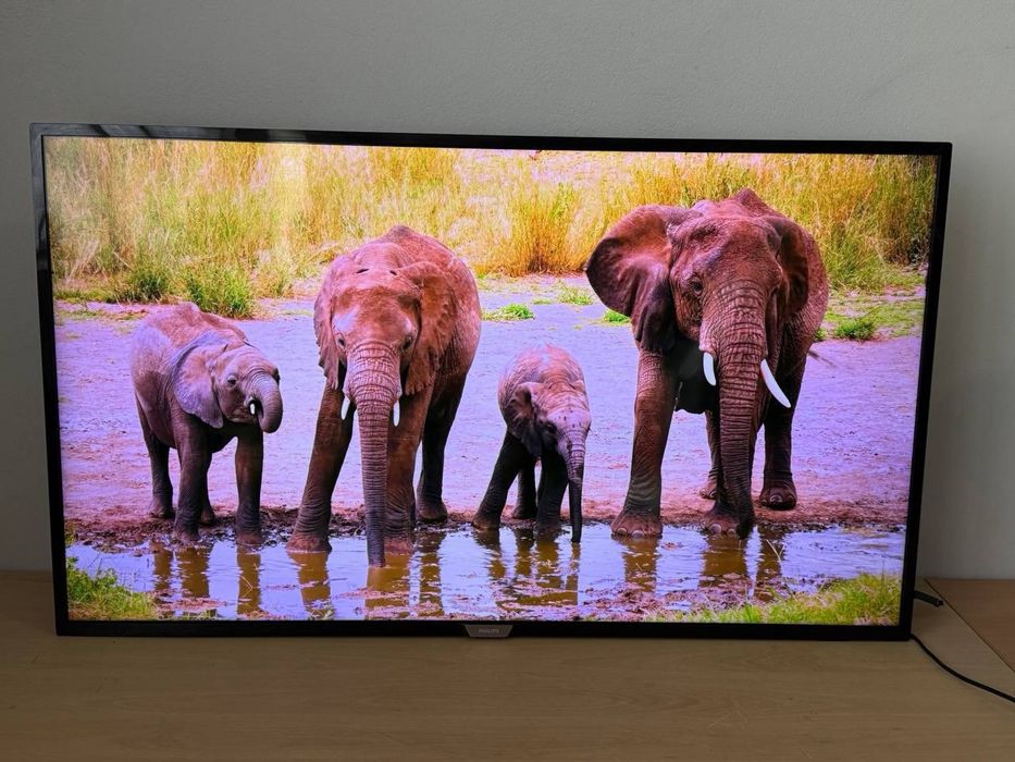 Телевізор Philips  50″ / 4K UHD / Smart TV / HDR
