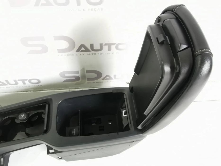 Apoio Braço / Consola Central - Volvo V40 R-Design