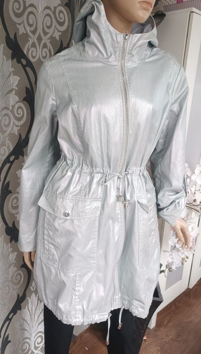 Mohito kurtka na lato płaszczyk przeciwdeszczowy srebrny syrenka