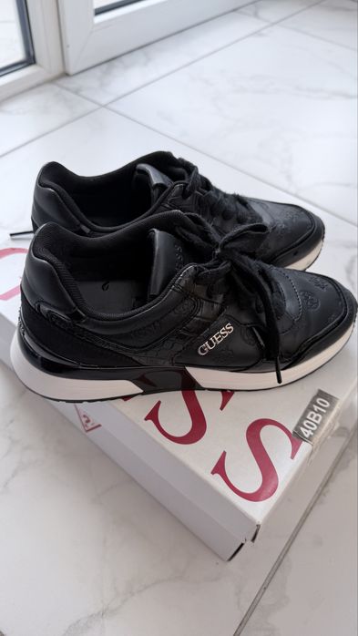 Кросівки Guess. Оригінал. 36 розмір
