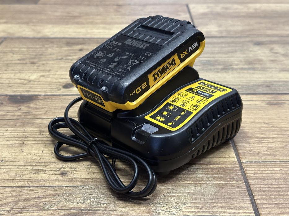 Zestaw | ładowarka DCB112 DeWalt | bateria, akumulator XR 18V 2 Ah
