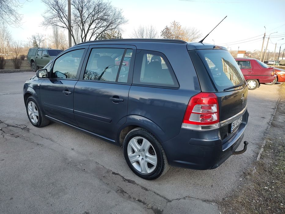 Opel Zafira 1.7 дизель 7 мест