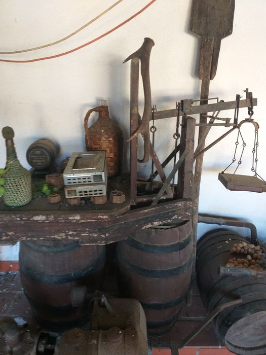 Balança decimal de madeira antiga