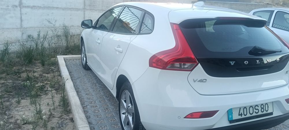 Volvo V40 em excelente estado