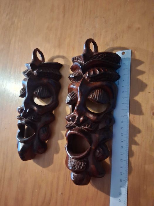 Mascaras trabalhadas de madeira africanas