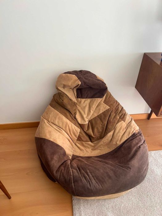 Puff XL muito confortável e espaçoso, perfeito para relaxar!