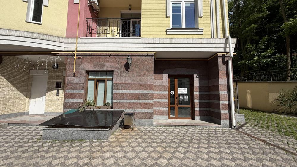 Оренда приміщення на вул. Дегтярна, 31 на 148 м², від власника