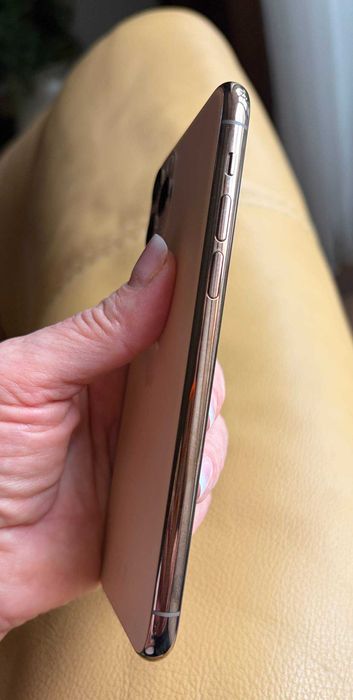 Продам свій iPhone 11 PRO Gold 64 Гб. Стан нового телефону.