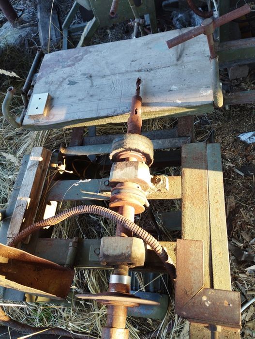 Свердлильний станок по дереву