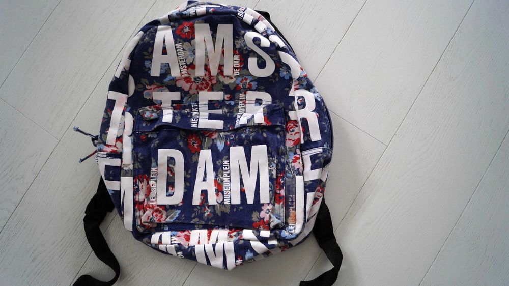 Plecak AMSTERDAM, granatowy, kwiatki, stan bardzo dobry