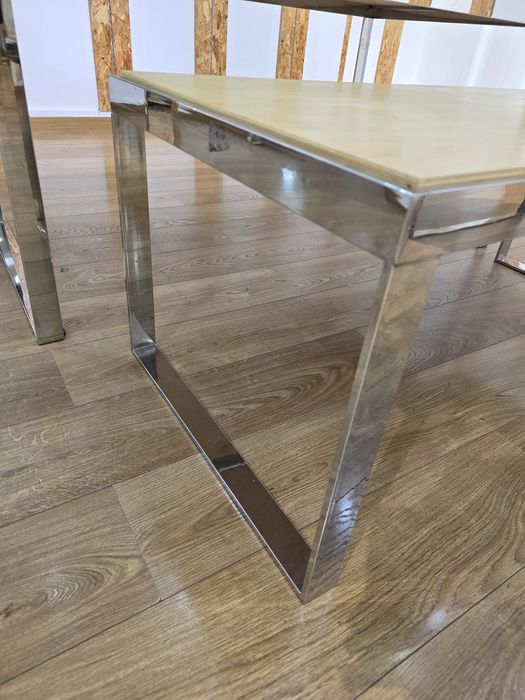 Mesas inox grande 50€  pequena 30€