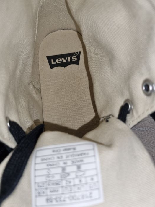 Кеди чоловічі Levi's 42р.