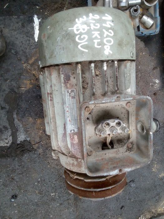 silnik elektryczny 0,80kw  2890 obrotów  220/380V