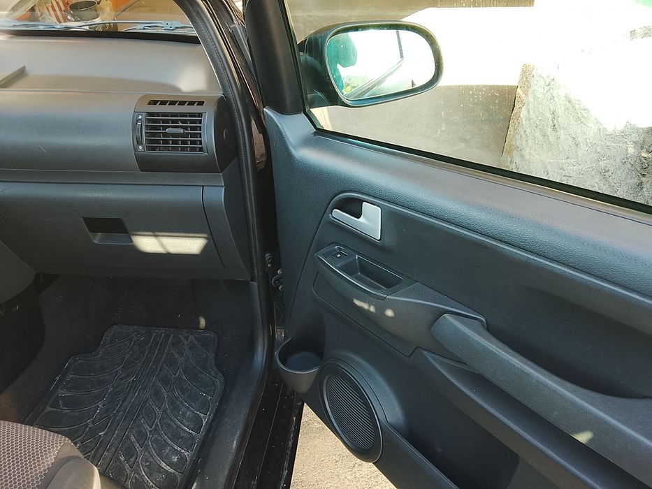 Vende-se carro comercial