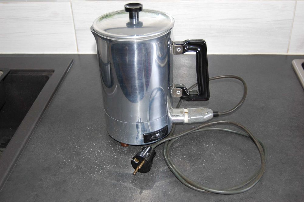 Czajnik elektryczny poj. 2 l , regulacja temperatury - PRL - SPRAWNY