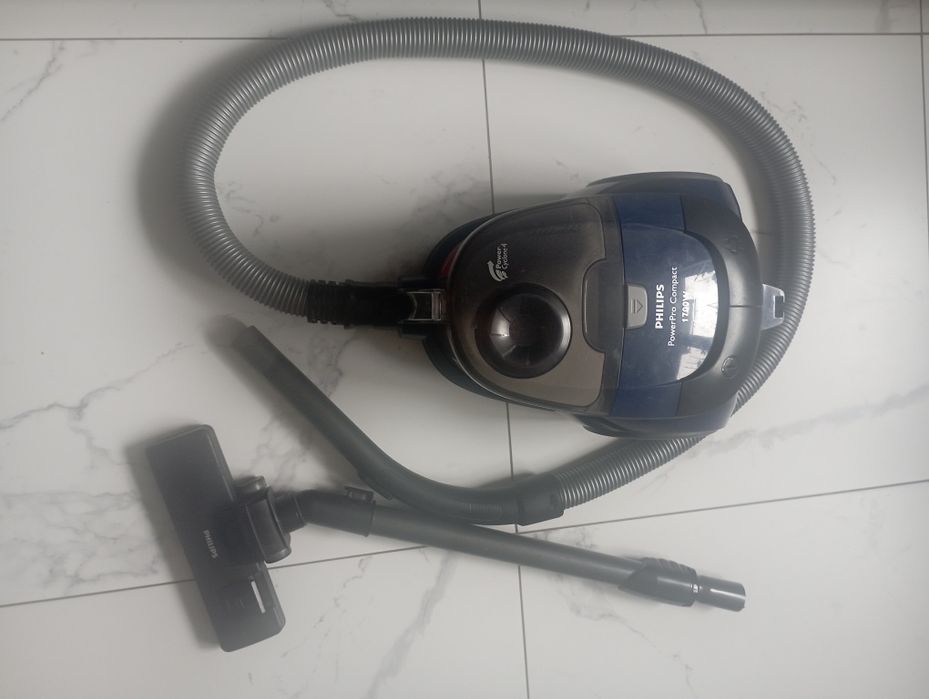 Пылесос Phillips 1700 w