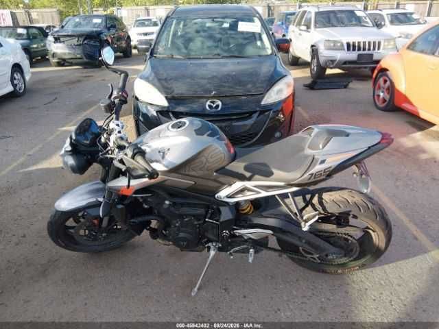 Triumph Street Triple 765 RS 2024