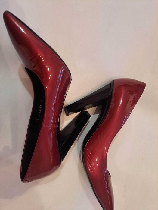 lakierowane czerwone szpilki Gino Rossi