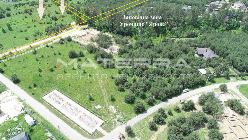 Бобриця Продаж ділянки 25-50 соток з соснами, поруч з заповідною зоною (Асфальтований під'їзд)