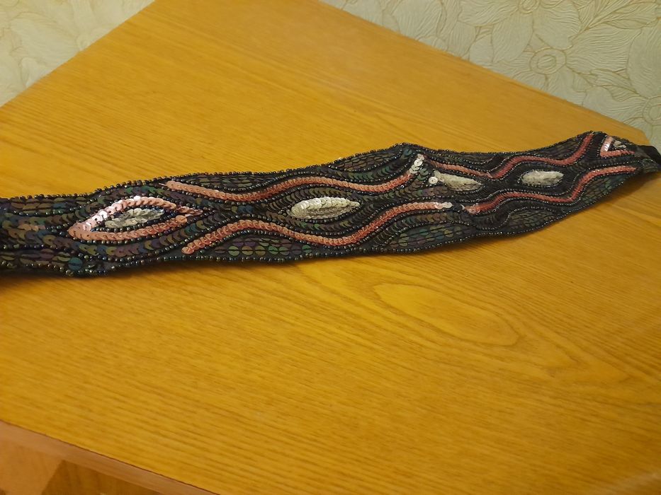 Пояс вышит пойетками , Индия.