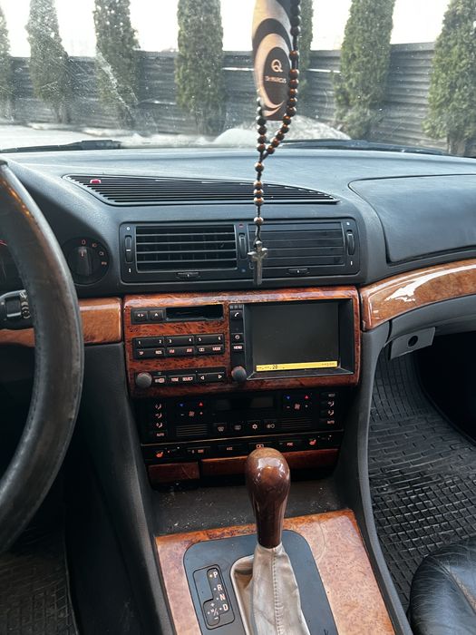 BMW 740i 1998 Газ/бенз