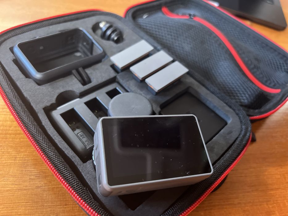 DJI Osmo Action 4K - tipo Gopro + 5 baterias  + acessórios