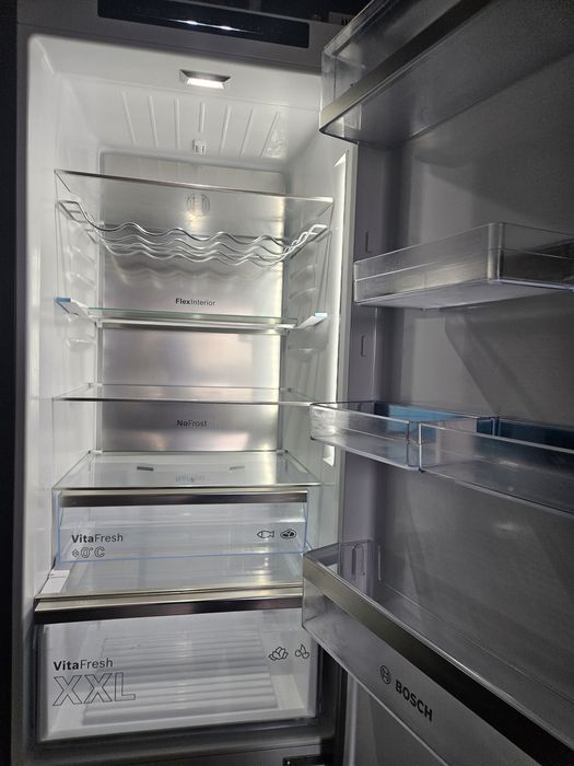 Lodówka Bosch Serie 6 KGN39LBCF czarne szkło