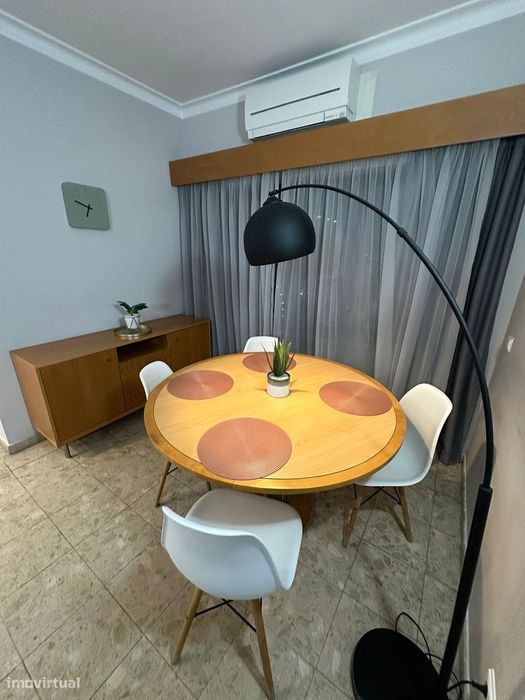 Apartamento T1 com lugar de parqueamento e piscina