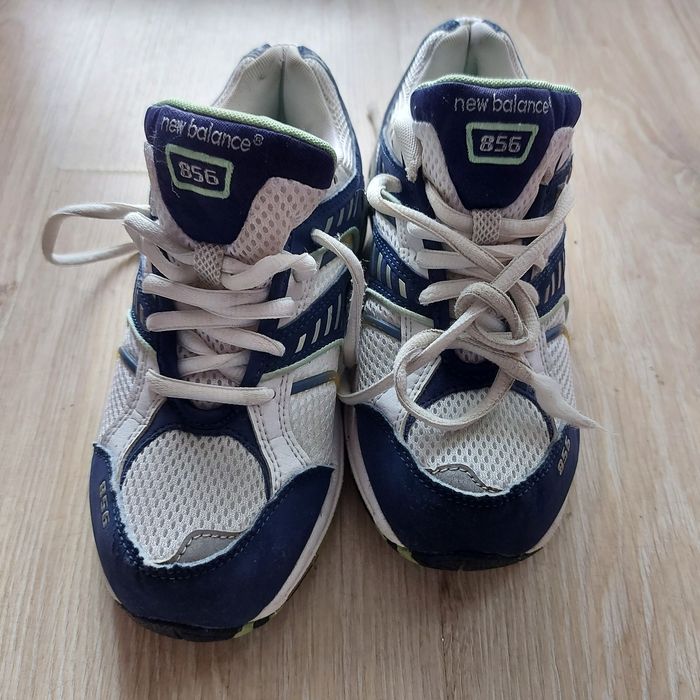 Sprzedam chłopięce buty sportowe.