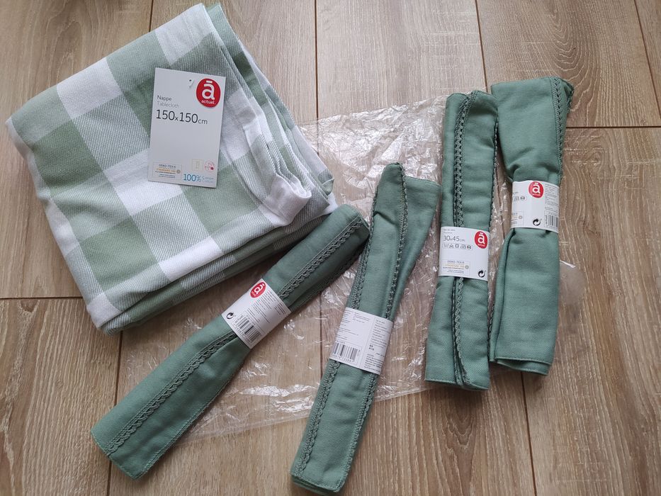 Новий подарунковий набір скатертина і салфетки (підтарільники) ранер,