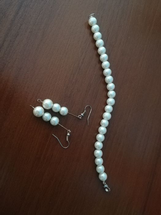 Komplet, bransoletka i kolczyki z perełek