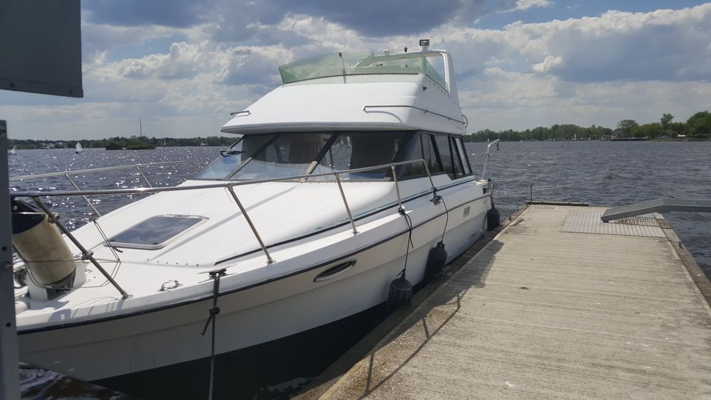 Jacht motorowy bayliner 3058 houseboat