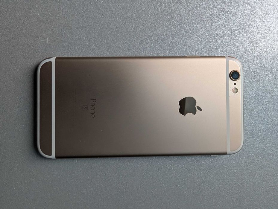 IPhone 6S с заменнёным акумом 64gb