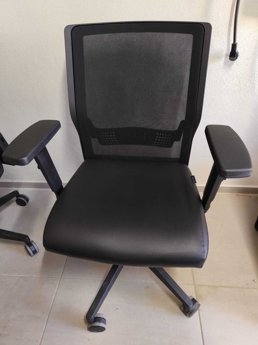 Cadeira de escritório ergonómica ajustável Belone - OPORTUNIDADE