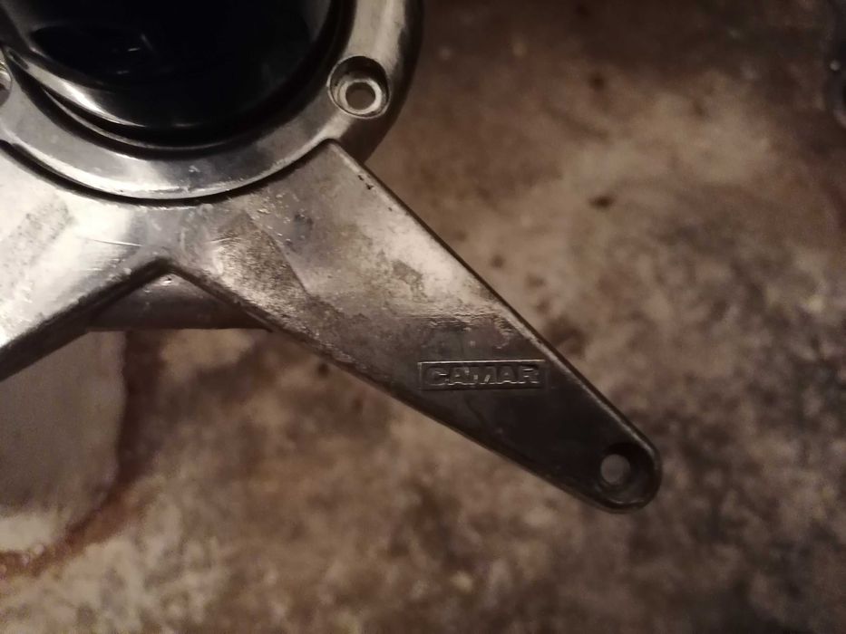 4 pernas de mesa de metal cinzentas da marca Camar