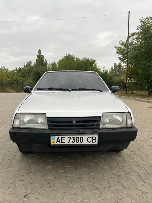 Автомобіль Ваз 2109