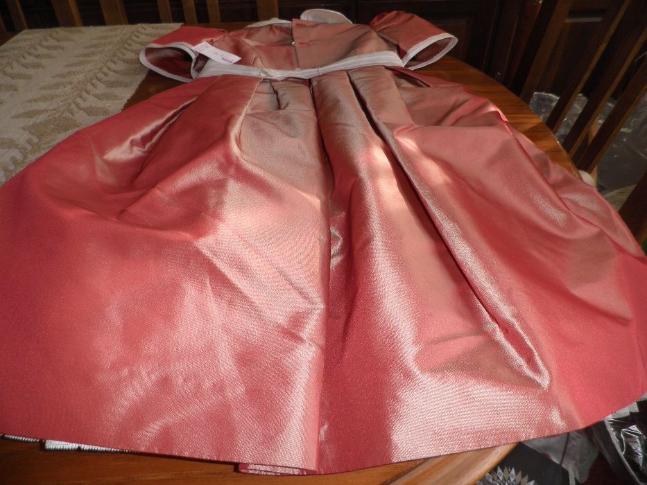2 vestidos novos