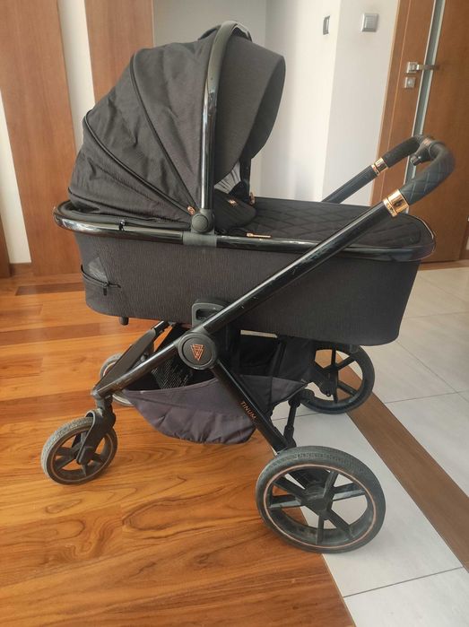 Wózek Venicci Tinum 2.0 Stylish Black 2 w 1  gondola plus spacerówka