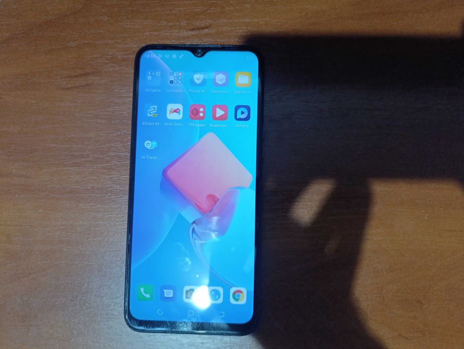Продам телефон Tecno Spark 8c