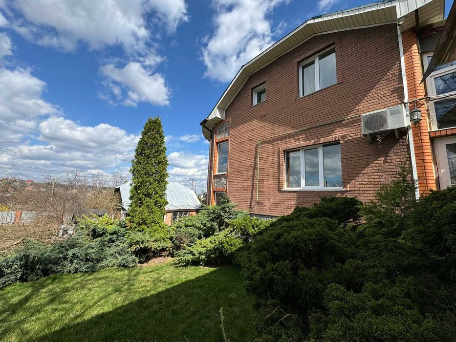 ‼️Центр‼️Цегляний будинок, 255 м², 15 соток, баня та басейн