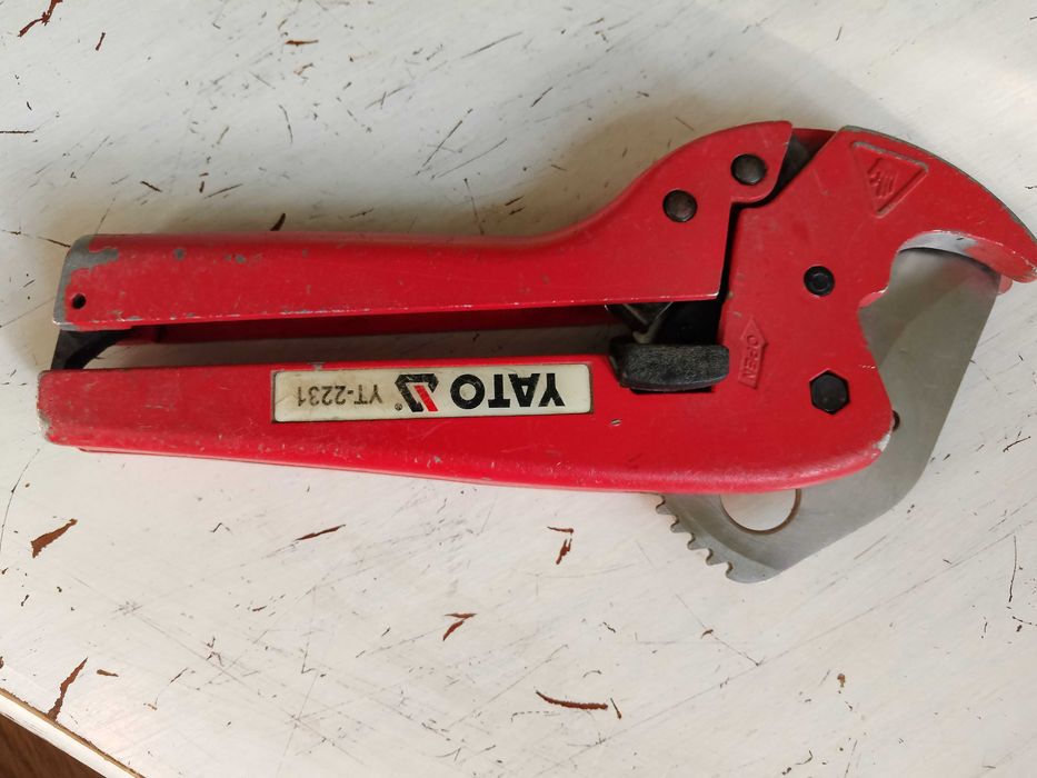 nożyce , obcinak do rur PCV YATO YT - 2231   2 szt