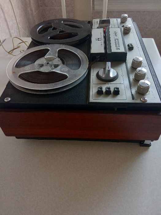 Магнітофон "Маяк-203"