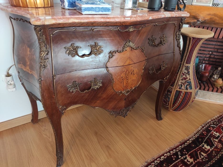 Comodas antigas estilo francês