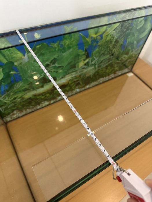 Aquário de vidro 128L (80x40x40) – Bom estado