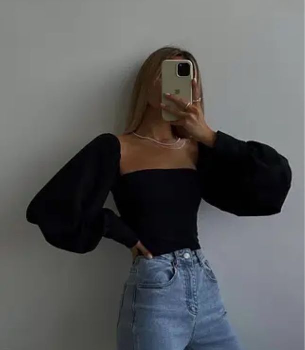 Жіночий чорний топ