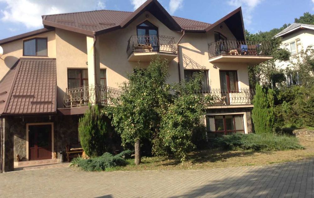 Продаж діючий готель  в місті  Моршин